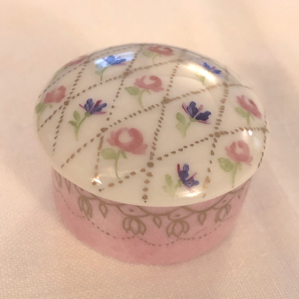 LIMOGES hand painted pill/Toothfairy box